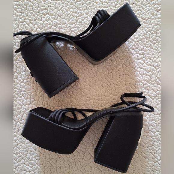 NWOB NAKED WOLFE Jenny Strappy Satin Platform Sandals Black Sz 10 Org $300 - Picture 14 of 14